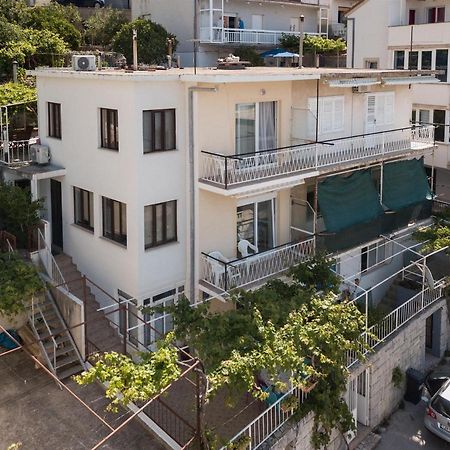 Apartments Antonija 奥米什 外观 照片