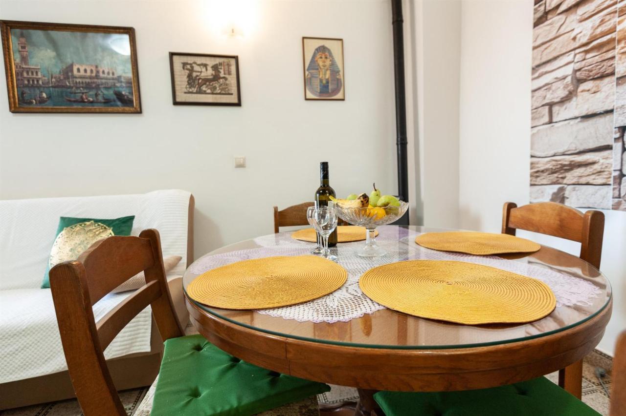 Apartments Antonija 奥米什 外观 照片