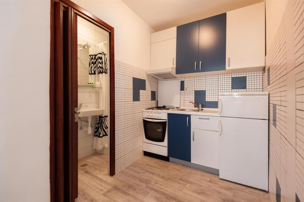 Apartments Antonija 奥米什 外观 照片