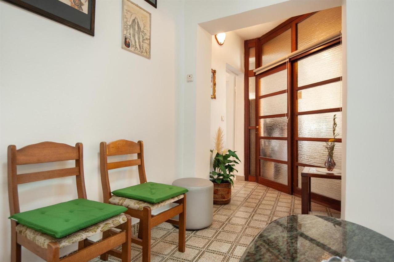 Apartments Antonija 奥米什 外观 照片