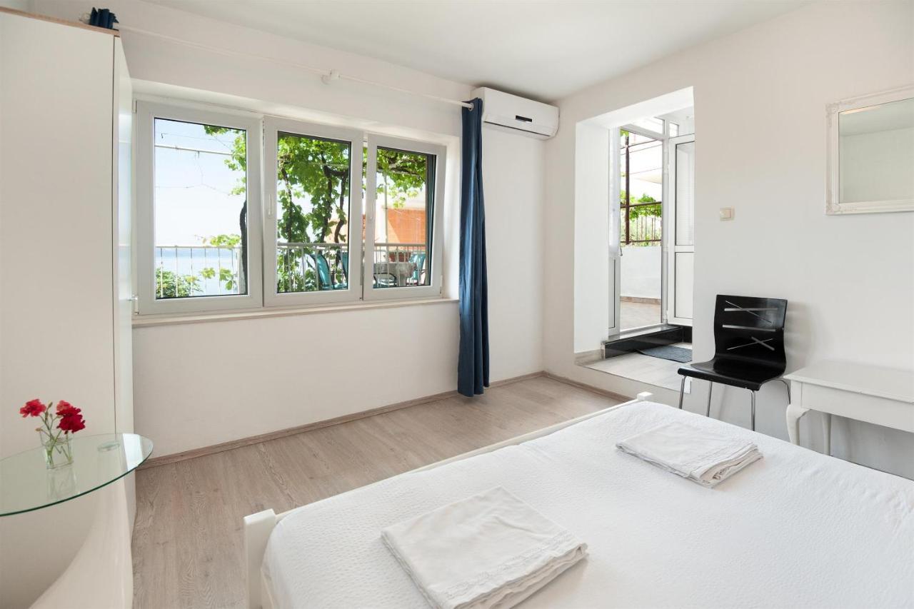 Apartments Antonija 奥米什 外观 照片